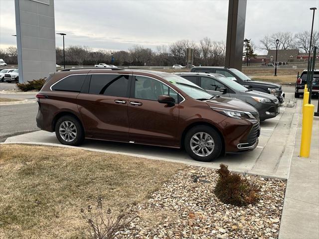 used 2022 Toyota Sienna car, priced at $37,891