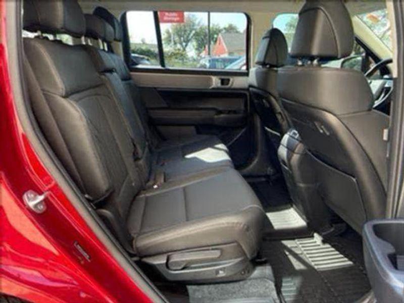 new 2025 Hyundai Santa Fe car, priced at $39,910