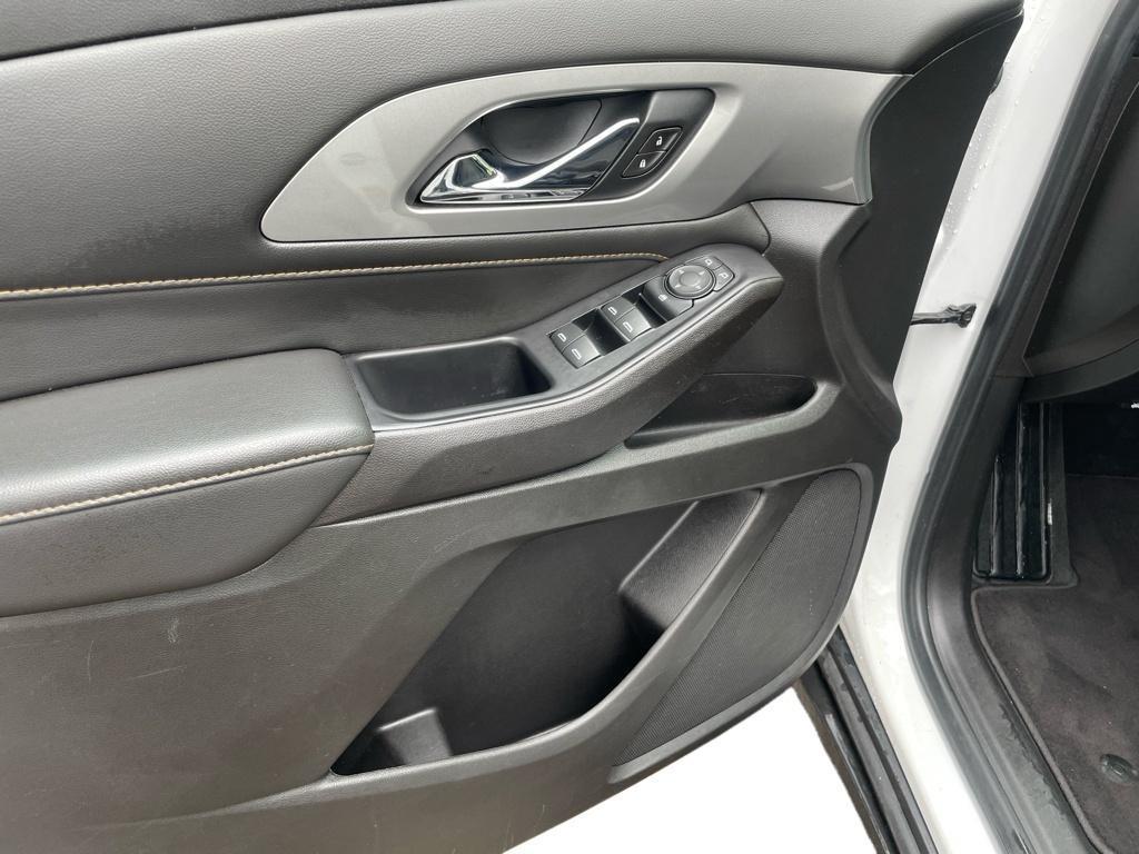 used 2021 Chevrolet Traverse car, priced at $22,768