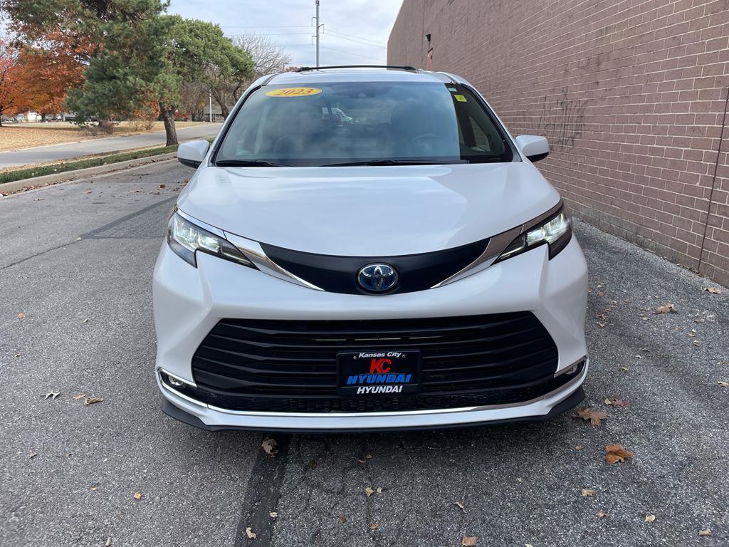 used 2023 Toyota Sienna car, priced at $38,997