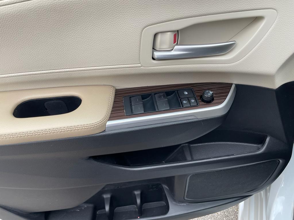 used 2023 Toyota Sienna car, priced at $38,997