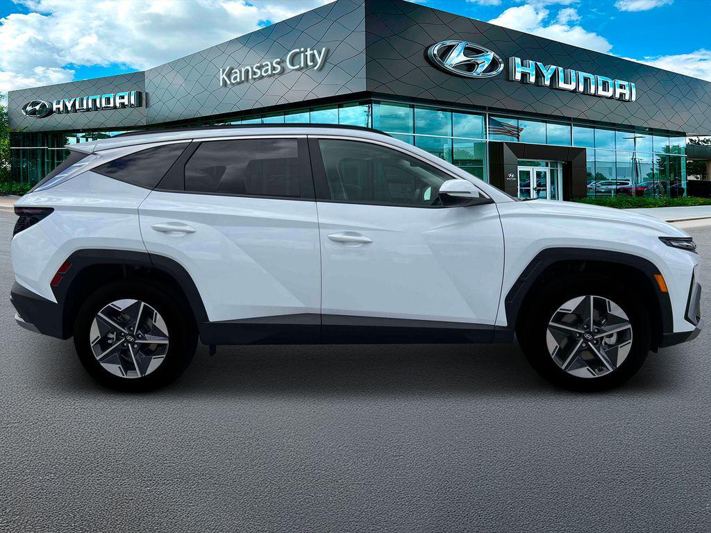 new 2025 Hyundai TUCSON Hybrid car, priced at $38,800
