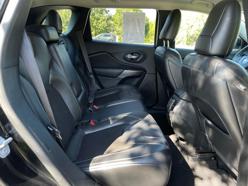 used 2020 Jeep Cherokee car, priced at $14,594