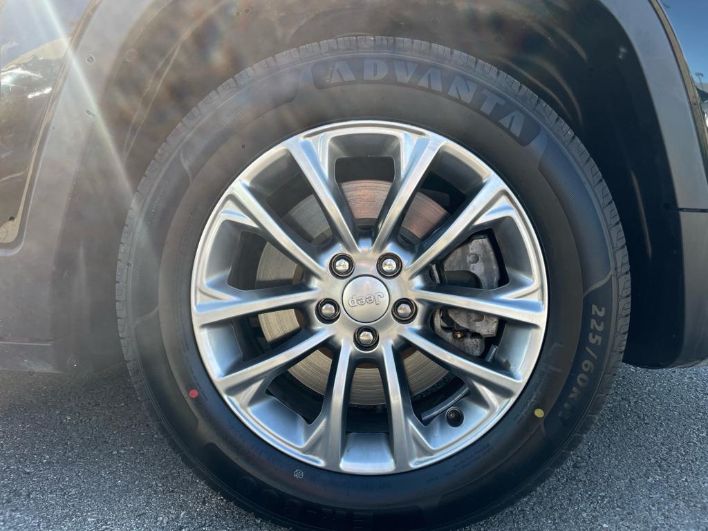 used 2020 Jeep Cherokee car, priced at $14,594