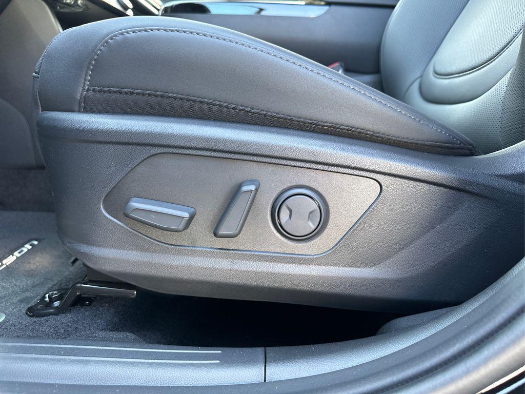 new 2025 Hyundai TUCSON Hybrid car, priced at $38,031
