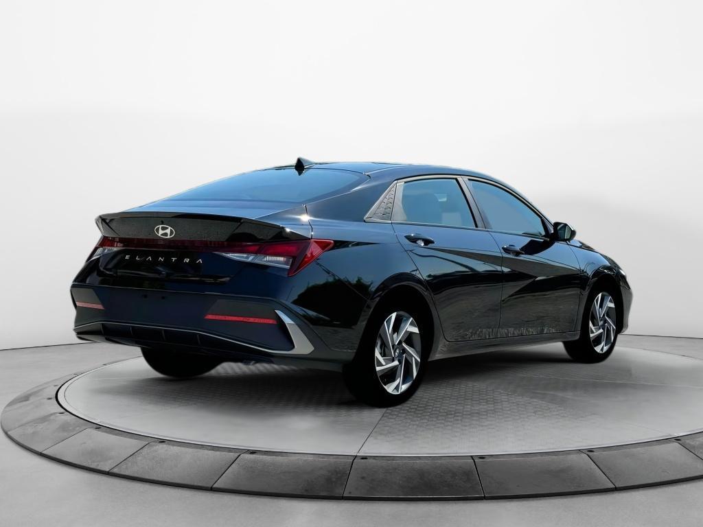 new 2025 Hyundai Elantra car, priced at $23,565