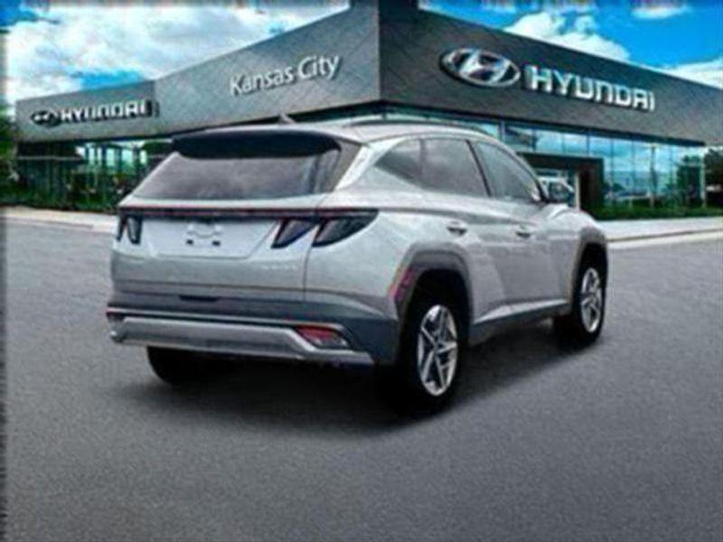 new 2025 Hyundai TUCSON Hybrid car, priced at $35,305