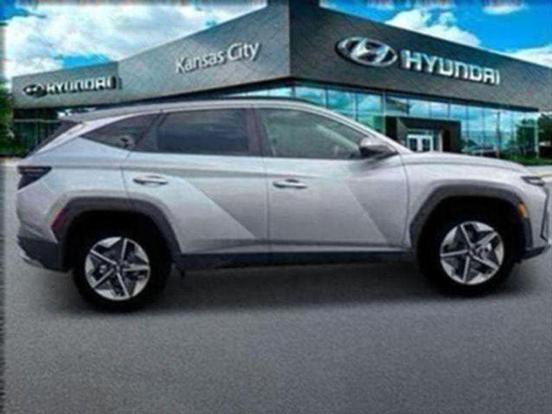 new 2025 Hyundai TUCSON Hybrid car, priced at $35,305