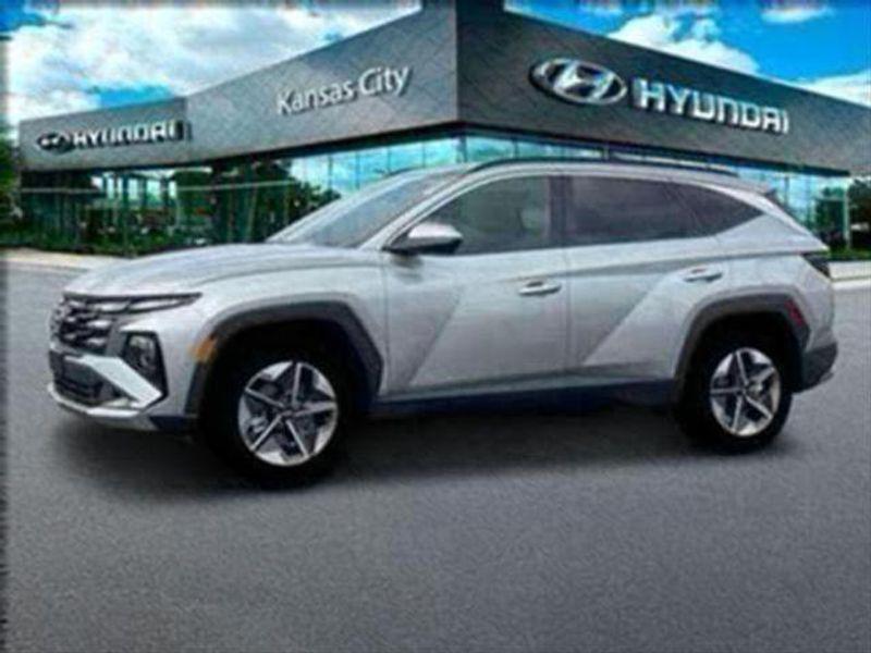 new 2025 Hyundai TUCSON Hybrid car, priced at $35,305