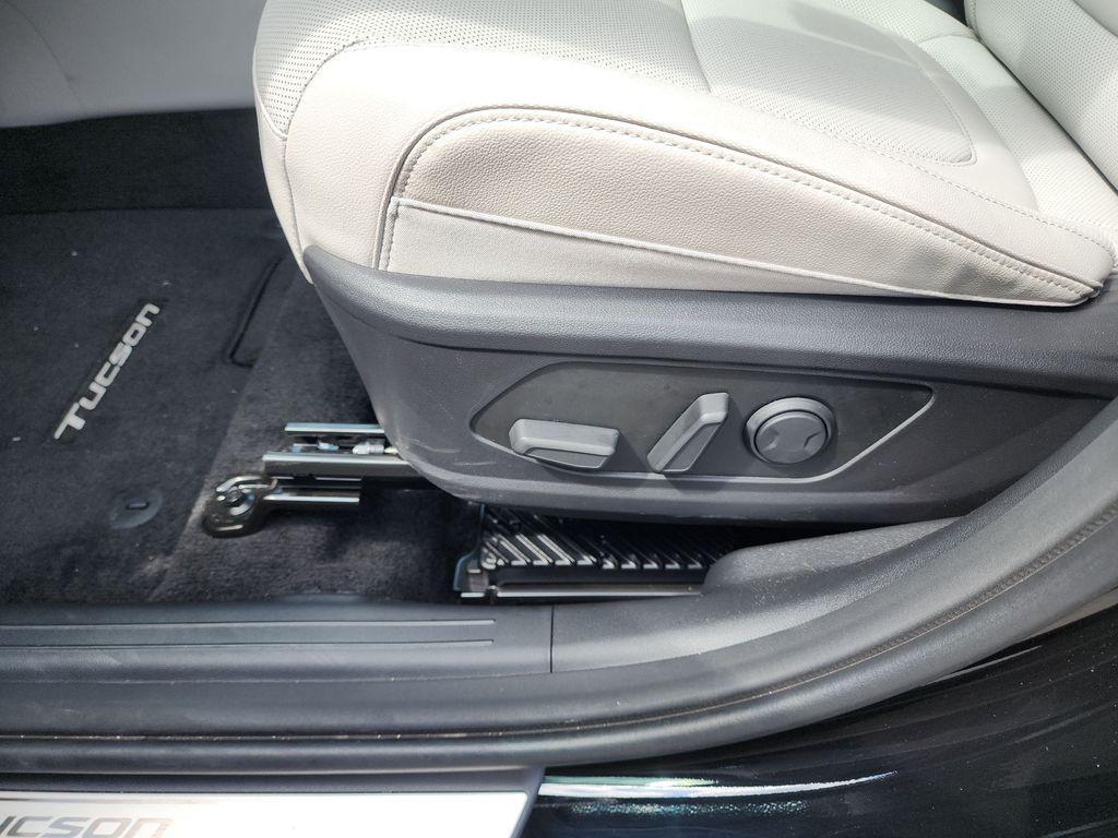 new 2025 Hyundai TUCSON Hybrid car, priced at $41,184