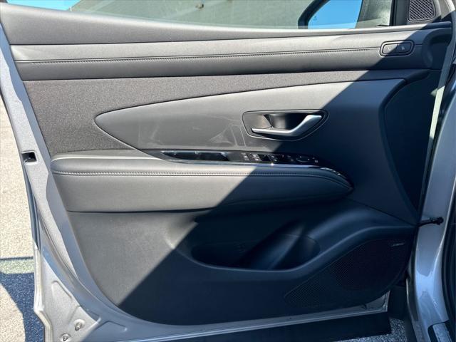 new 2025 Hyundai TUCSON Hybrid car, priced at $42,713
