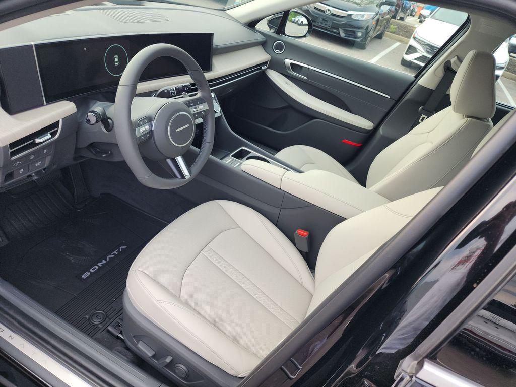 new 2025 Hyundai Sonata Hybrid car, priced at $38,938