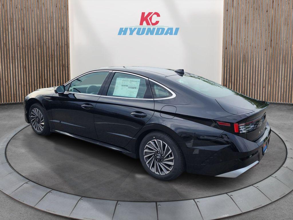 new 2025 Hyundai Sonata Hybrid car, priced at $38,938