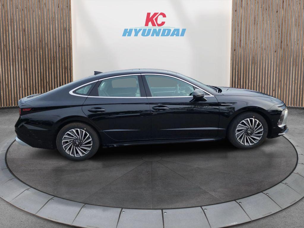 new 2025 Hyundai Sonata Hybrid car, priced at $38,938