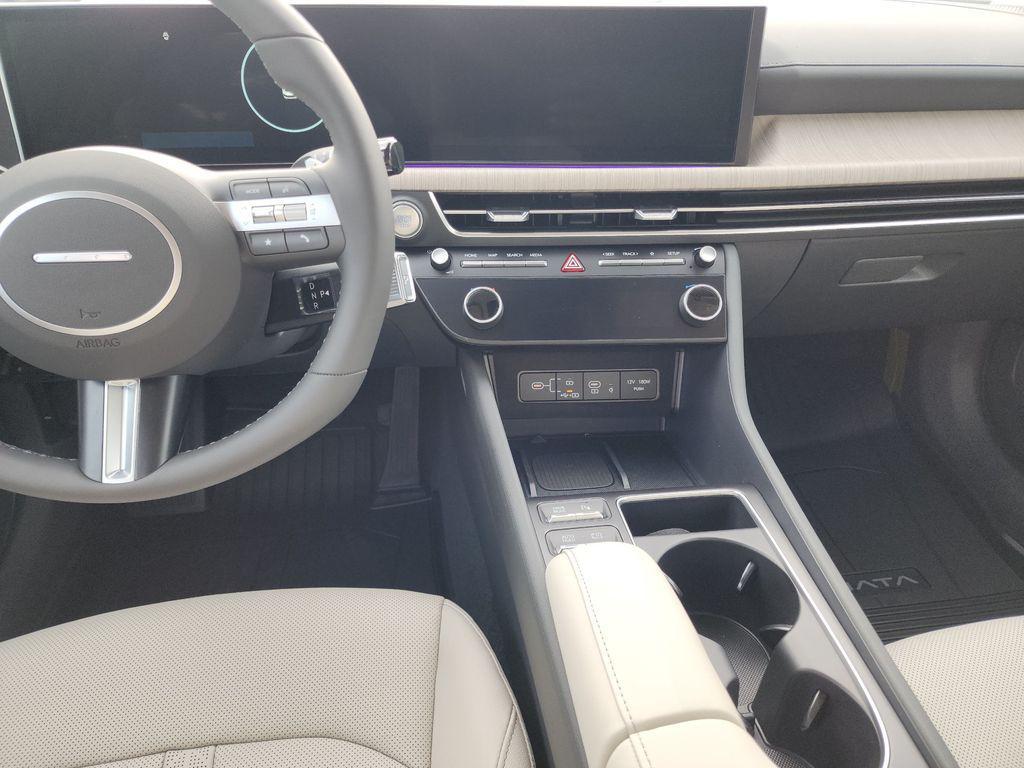 new 2025 Hyundai Sonata Hybrid car, priced at $38,938
