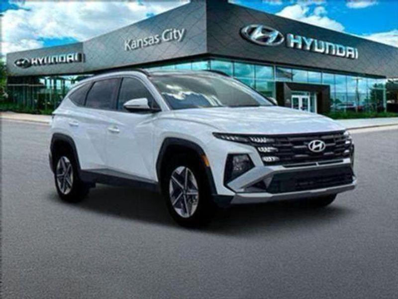 new 2025 Hyundai TUCSON Hybrid car, priced at $38,232