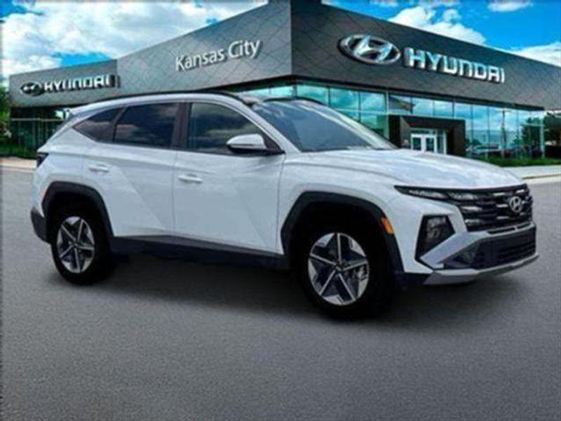 new 2025 Hyundai TUCSON Hybrid car, priced at $38,232