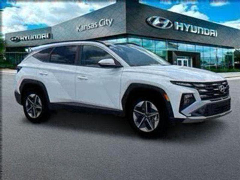 new 2025 Hyundai TUCSON Hybrid car, priced at $35,765