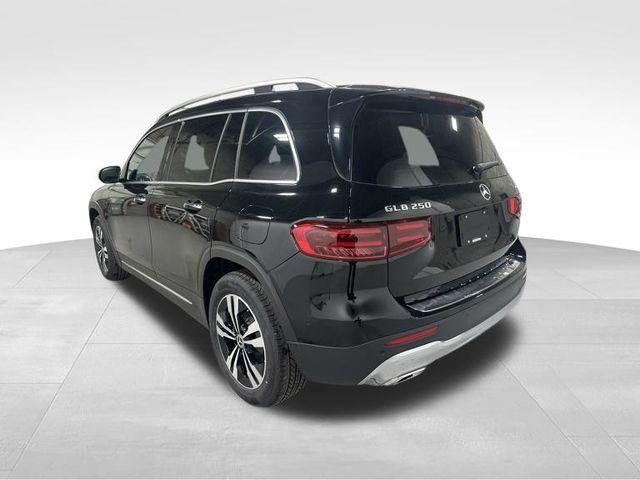 new 2025 Mercedes-Benz GLB 250 car, priced at $52,305