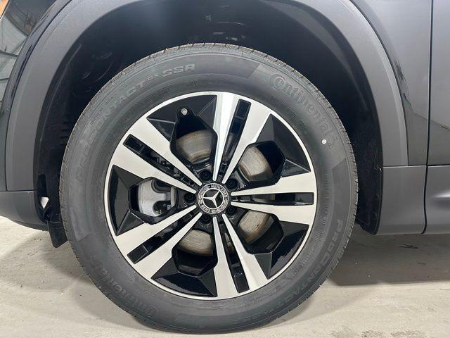 new 2025 Mercedes-Benz GLB 250 car, priced at $52,305