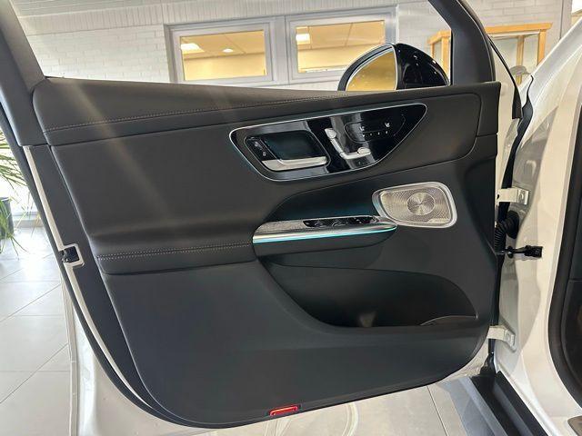 new 2025 Mercedes-Benz GLC 300 car, priced at $61,155