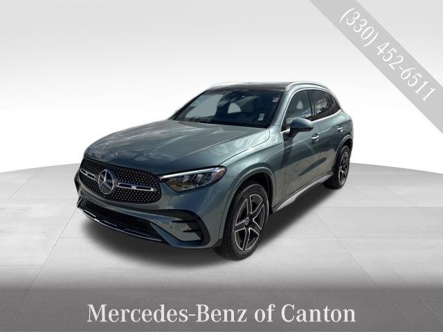 new 2025 Mercedes-Benz GLC 300 car, priced at $61,625