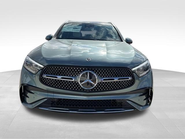 new 2025 Mercedes-Benz GLC 300 car, priced at $61,625