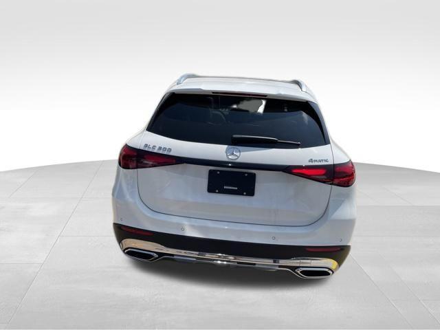 new 2025 Mercedes-Benz GLC 300 car, priced at $56,385