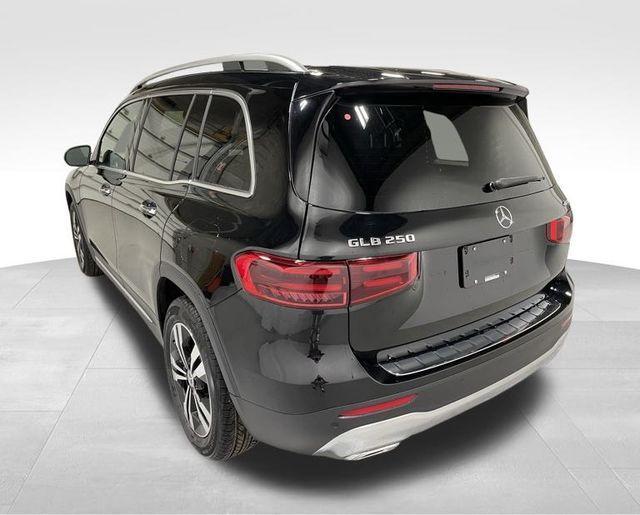 new 2025 Mercedes-Benz GLB 250 car, priced at $45,999
