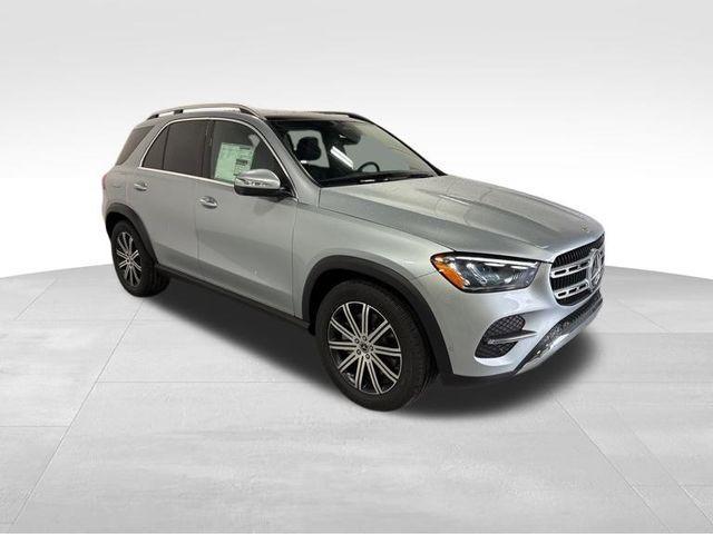 new 2025 Mercedes-Benz GLE 450 car, priced at $75,795