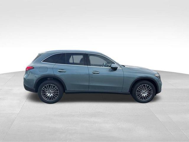 new 2025 Mercedes-Benz GLC 300 car, priced at $58,905