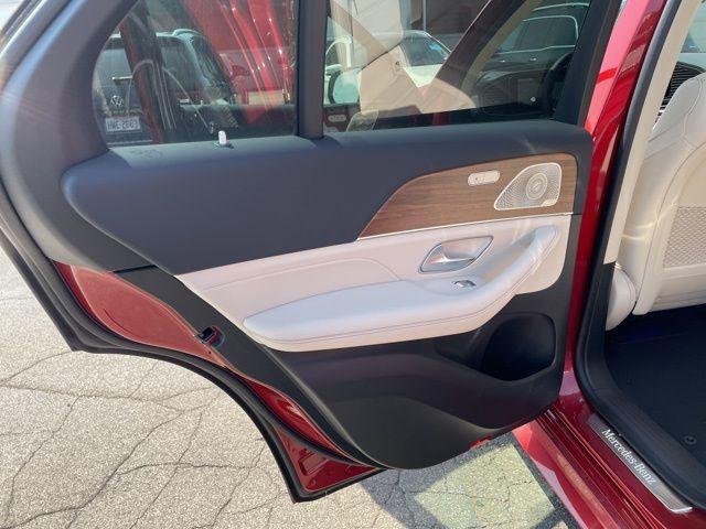 new 2025 Mercedes-Benz GLE 450 car, priced at $86,855