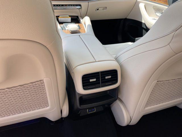new 2025 Mercedes-Benz GLE 450 car, priced at $86,855