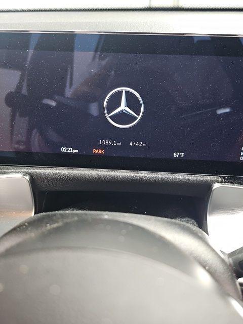 new 2024 Mercedes-Benz GLB 250 car, priced at $43,595