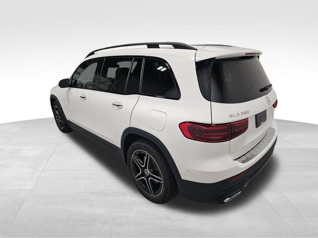 new 2024 Mercedes-Benz GLB 250 car, priced at $43,595