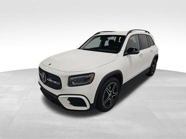 new 2024 Mercedes-Benz GLB 250 car, priced at $43,595