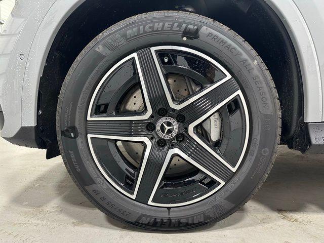 new 2026 Mercedes-Benz GLC 300 car, priced at $65,170