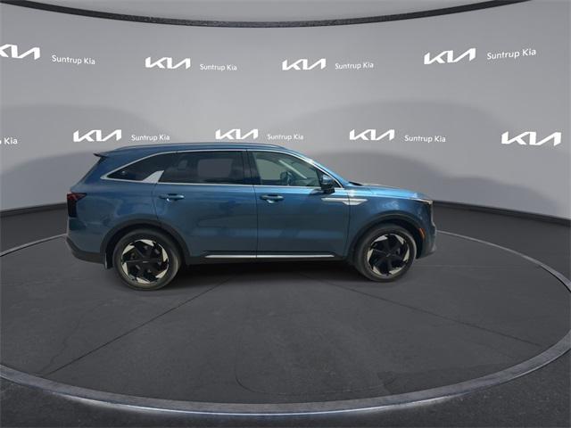 used 2025 Kia Sorento Hybrid car, priced at $38,995