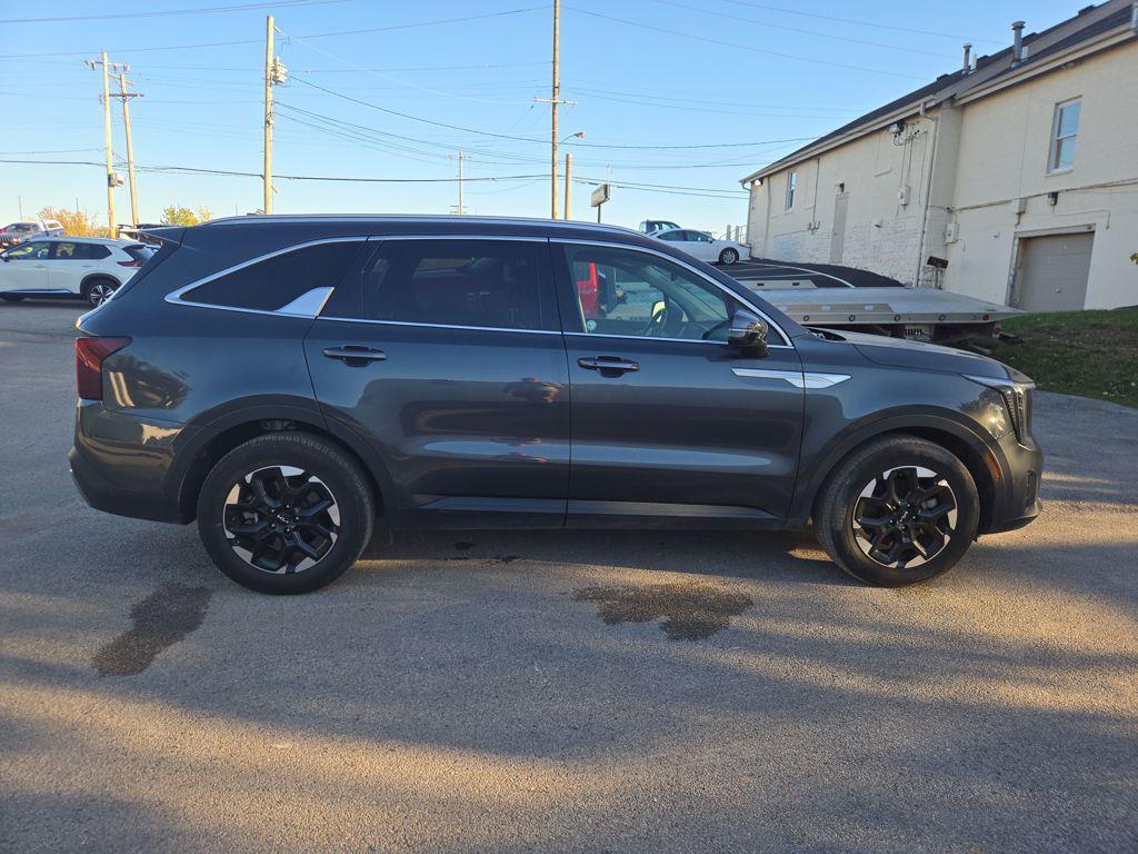 used 2024 Kia Sorento car, priced at $28,995