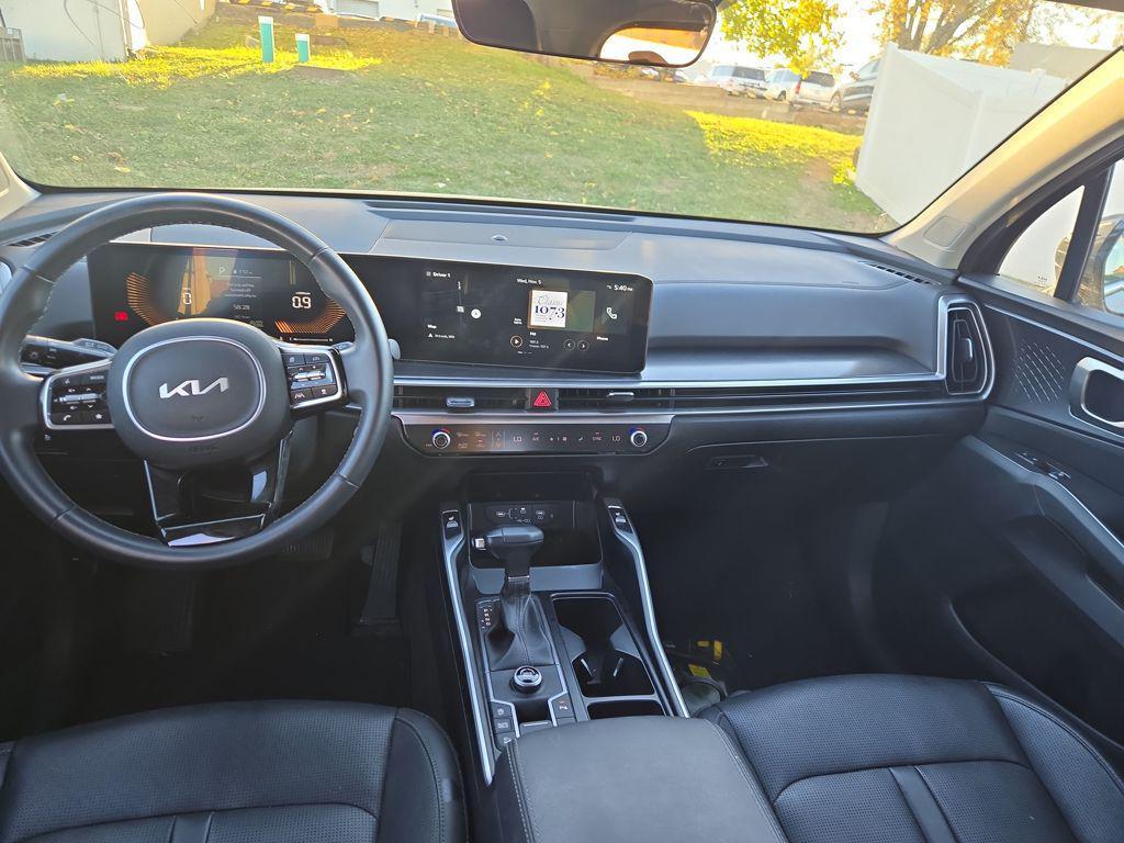 used 2024 Kia Sorento car, priced at $28,995