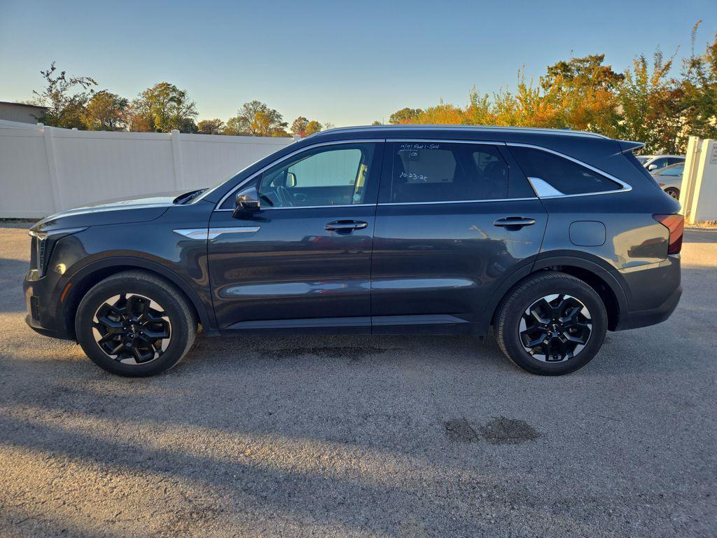 used 2024 Kia Sorento car, priced at $28,995