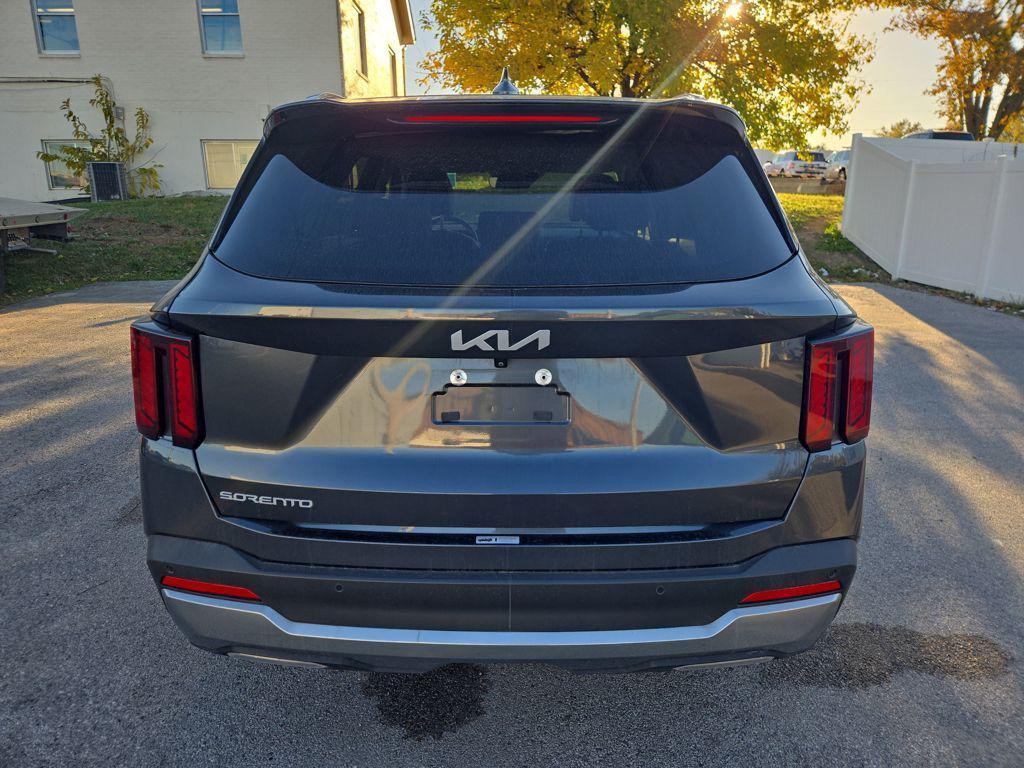 used 2024 Kia Sorento car, priced at $28,995