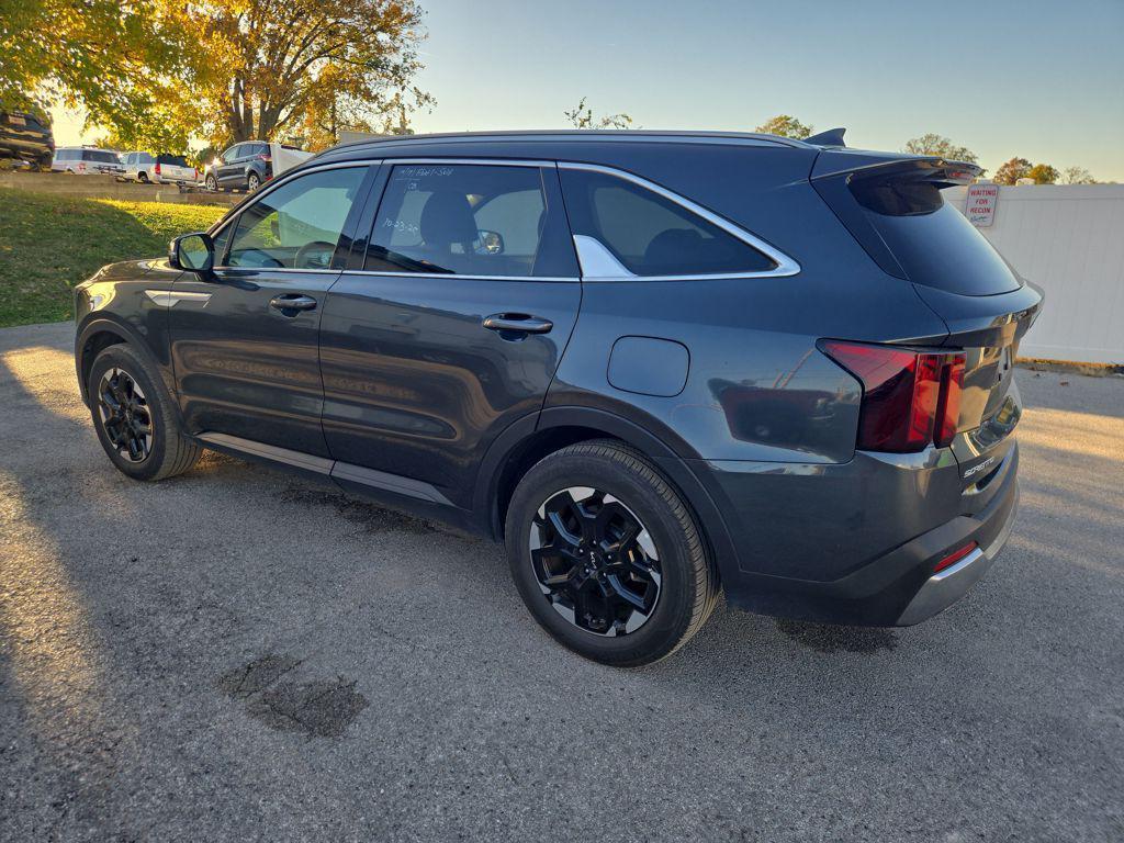 used 2024 Kia Sorento car, priced at $28,995