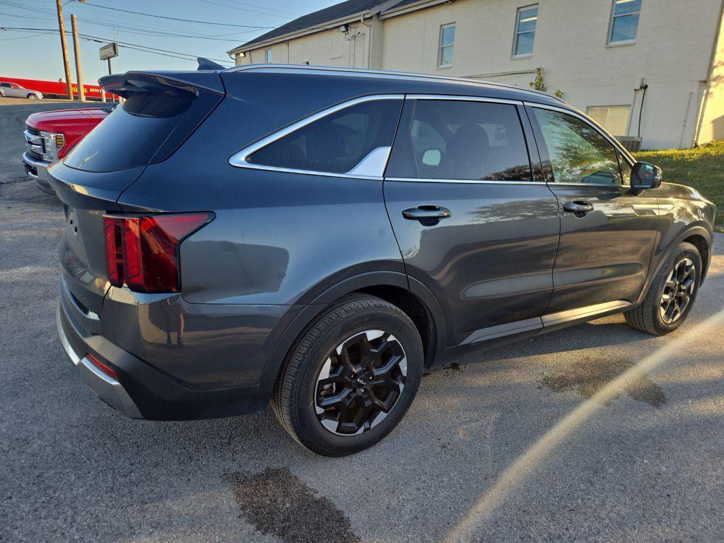 used 2024 Kia Sorento car, priced at $28,995