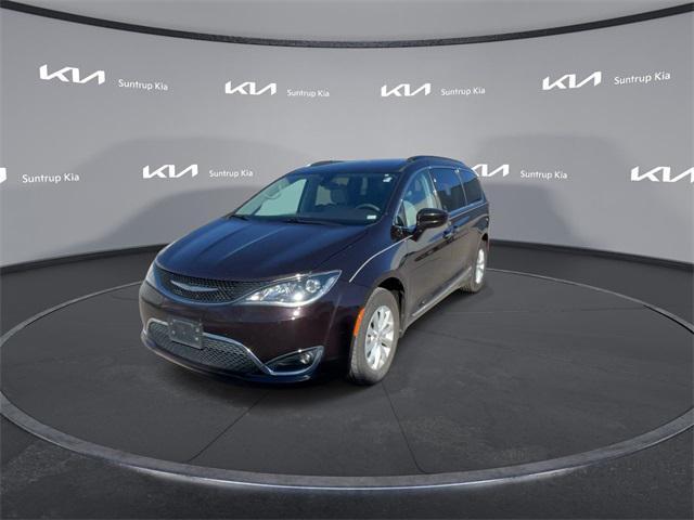 used 2017 Chrysler Pacifica car, priced at $16,995