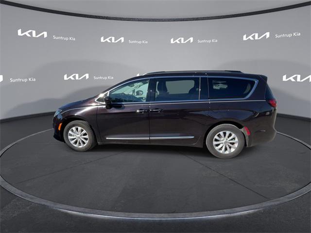 used 2017 Chrysler Pacifica car, priced at $16,995