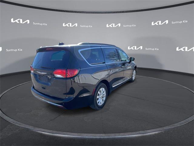 used 2017 Chrysler Pacifica car, priced at $16,995