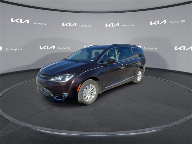 used 2017 Chrysler Pacifica car, priced at $16,995