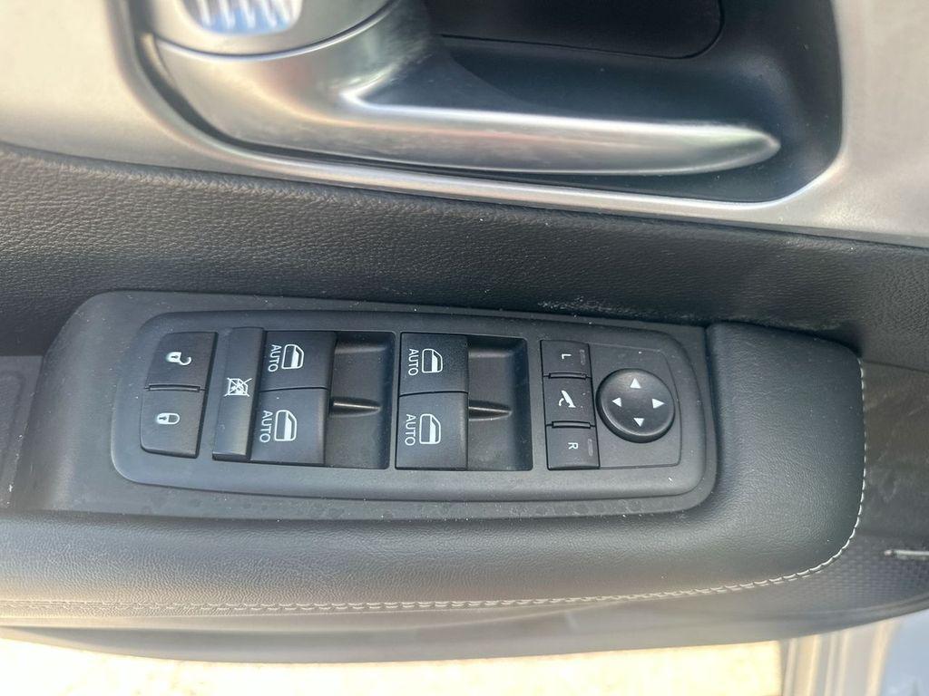 used 2020 Chrysler Pacifica Hybrid car, priced at $24,685