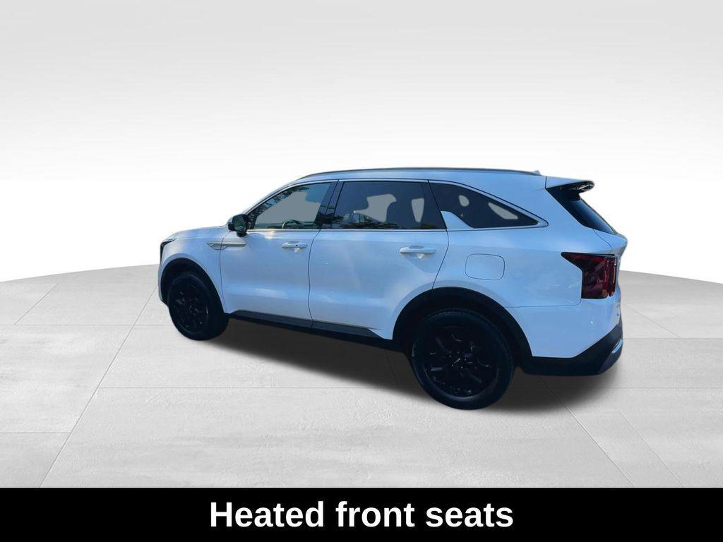 used 2024 Kia Sorento car, priced at $28,995